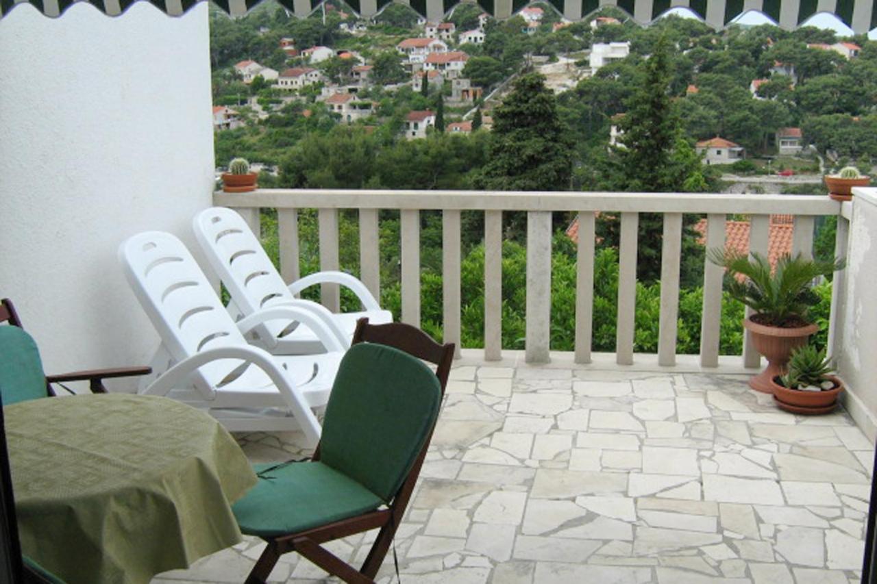 Apartments By The Sea Splitska, Brac - 2923 Постира Экстерьер фото